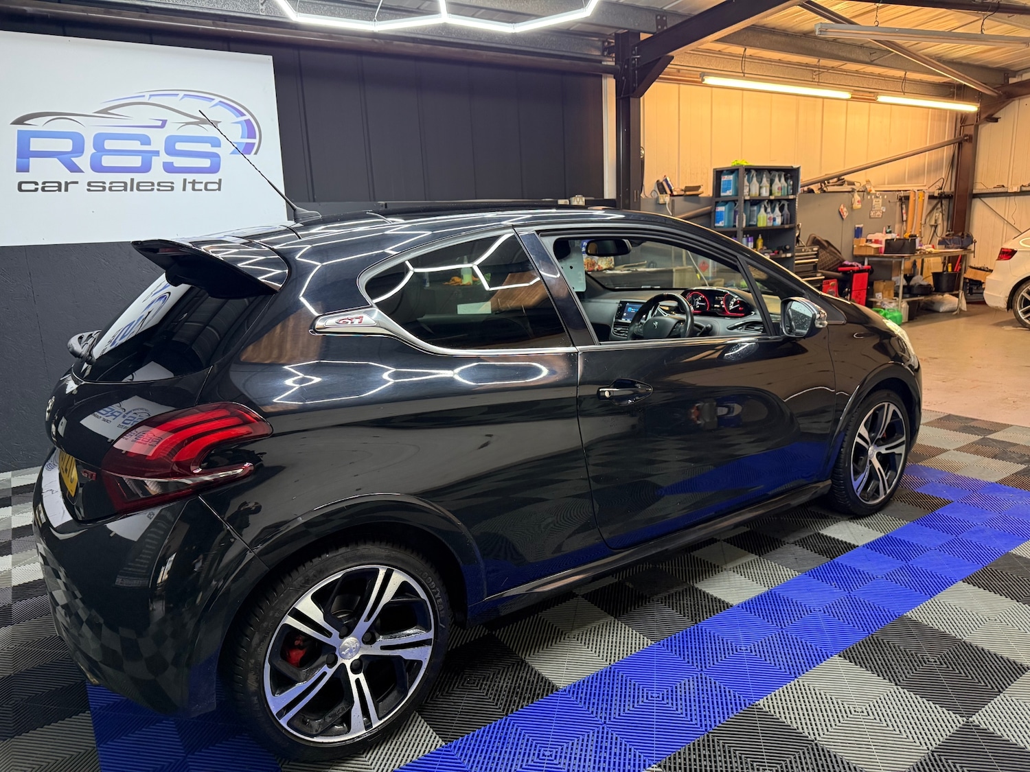 Used Peugeot 208 2017 for sale - 77423193: Photo 11