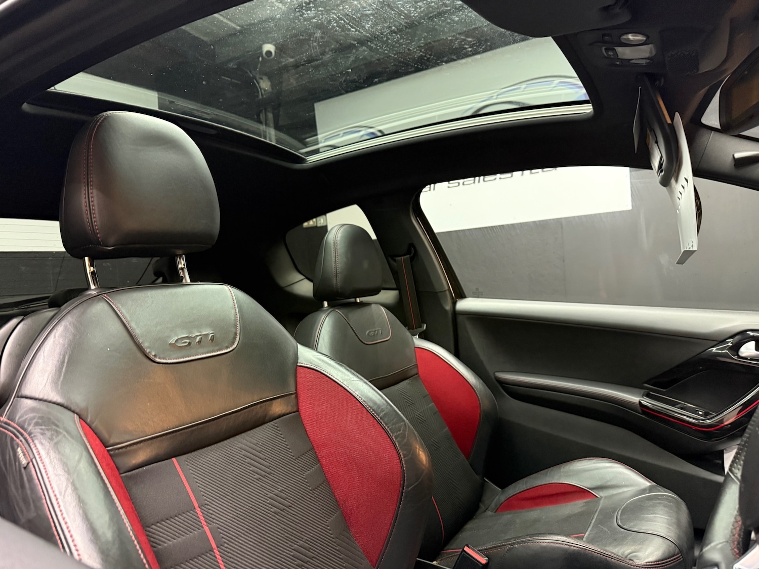 Used Peugeot 208 2017 for sale - 77423193: Photo 16