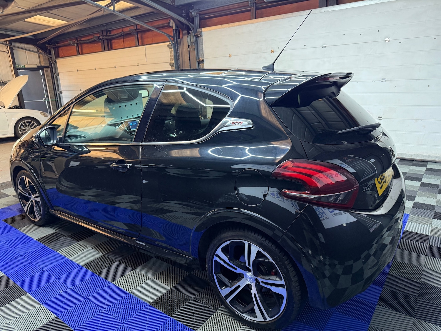 Used Peugeot 208 2017 for sale - 77423193: Photo 8