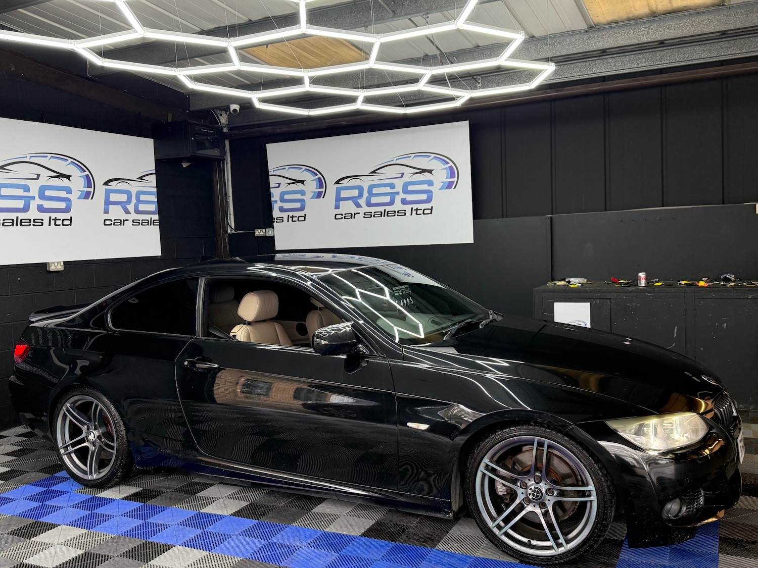 Used BMW 3 Series 2010 for sale - 78111644: Photo 2