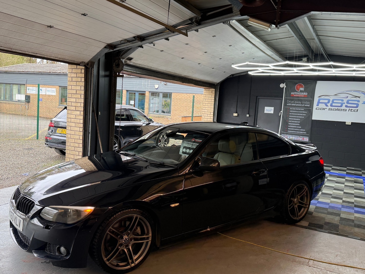 Used BMW 3 Series 2010 for sale - 78111644: Photo 8