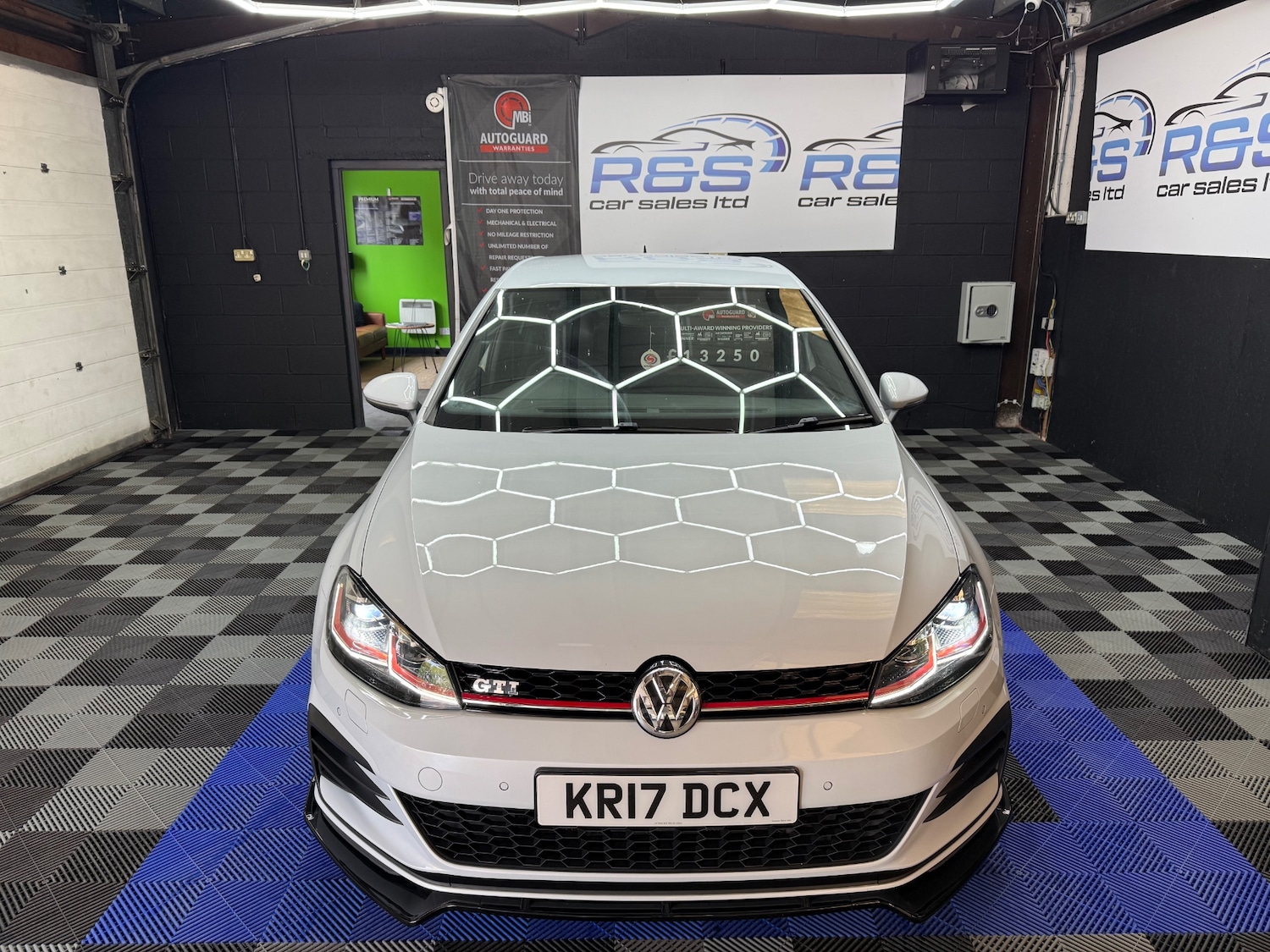 Used Volkswagen Golf 2017 for sale - 76471408: Photo 5