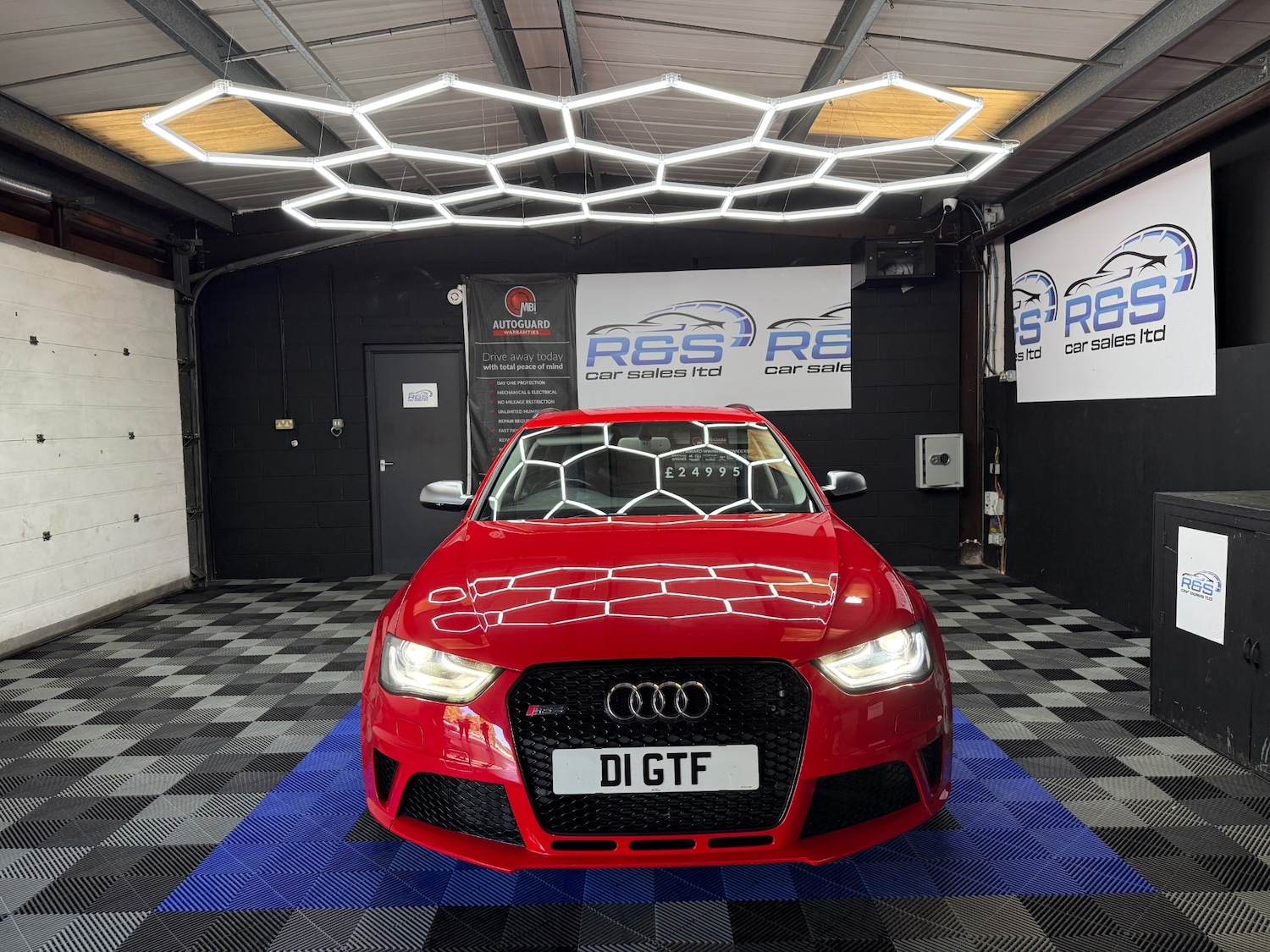 Used Audi RS4 2014 for sale - 76415479: Photo 4