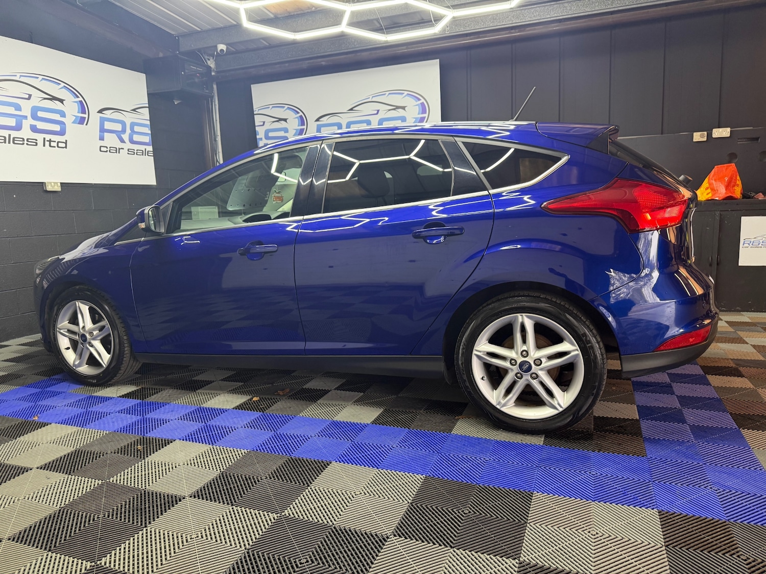Used Ford Focus 2017 for sale - 77563548: Photo 11