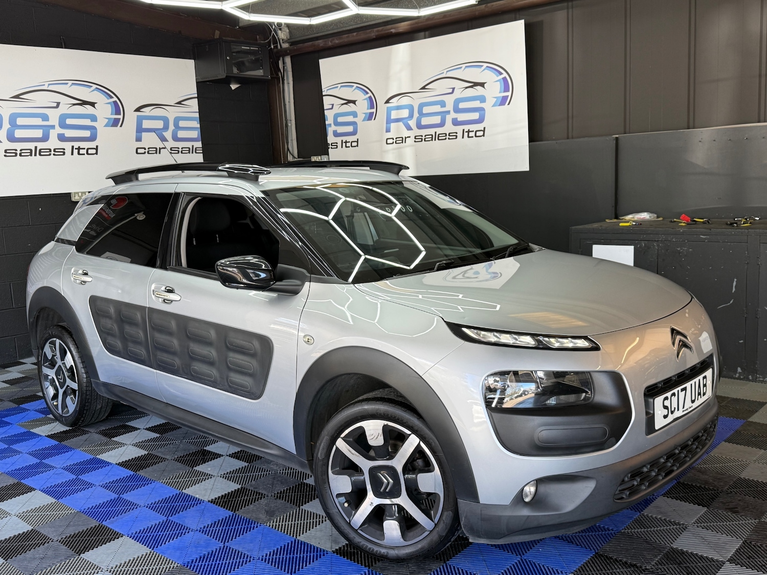Used Citroen C4 Cactus 2017 for sale - 78123236: Photo 2