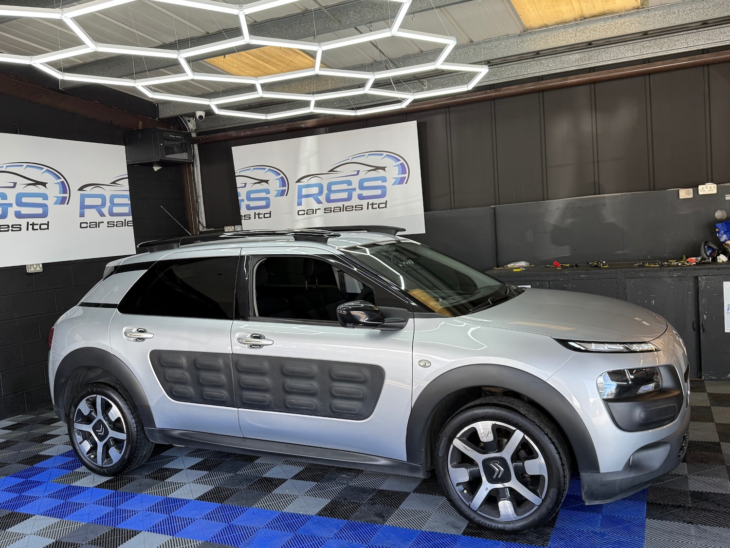 Used Citroen C4 Cactus 2017 for sale - 78123236: Photo 3