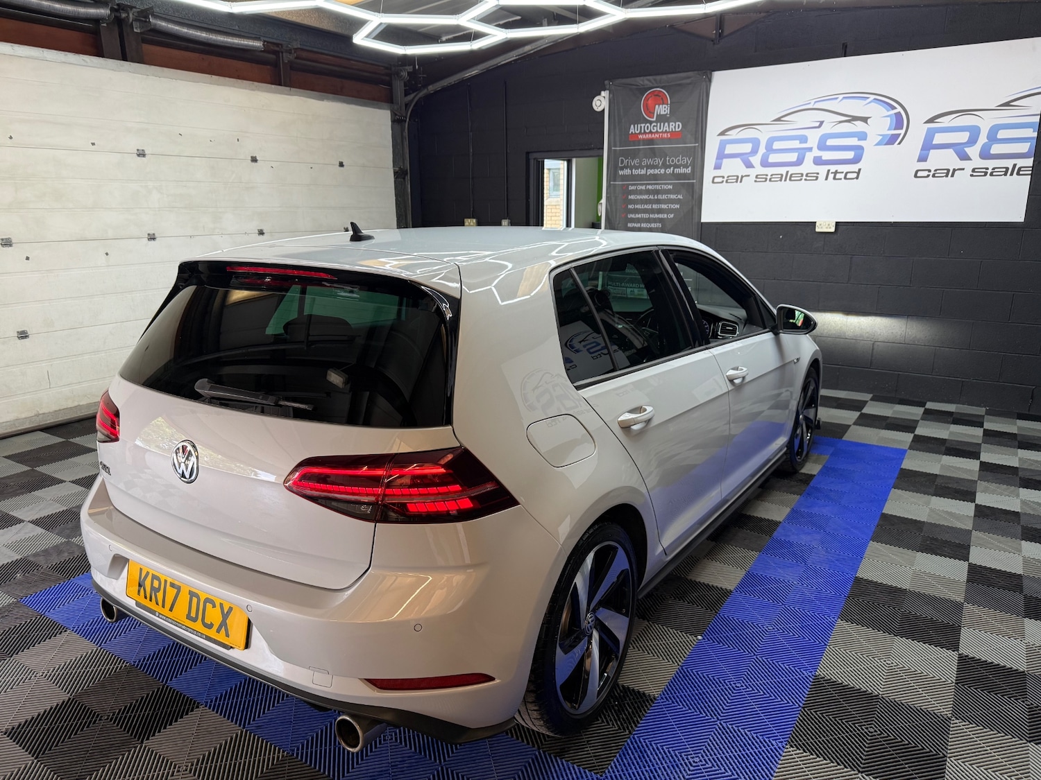 Used Volkswagen Golf 2017 for sale - 76847258: Photo 10