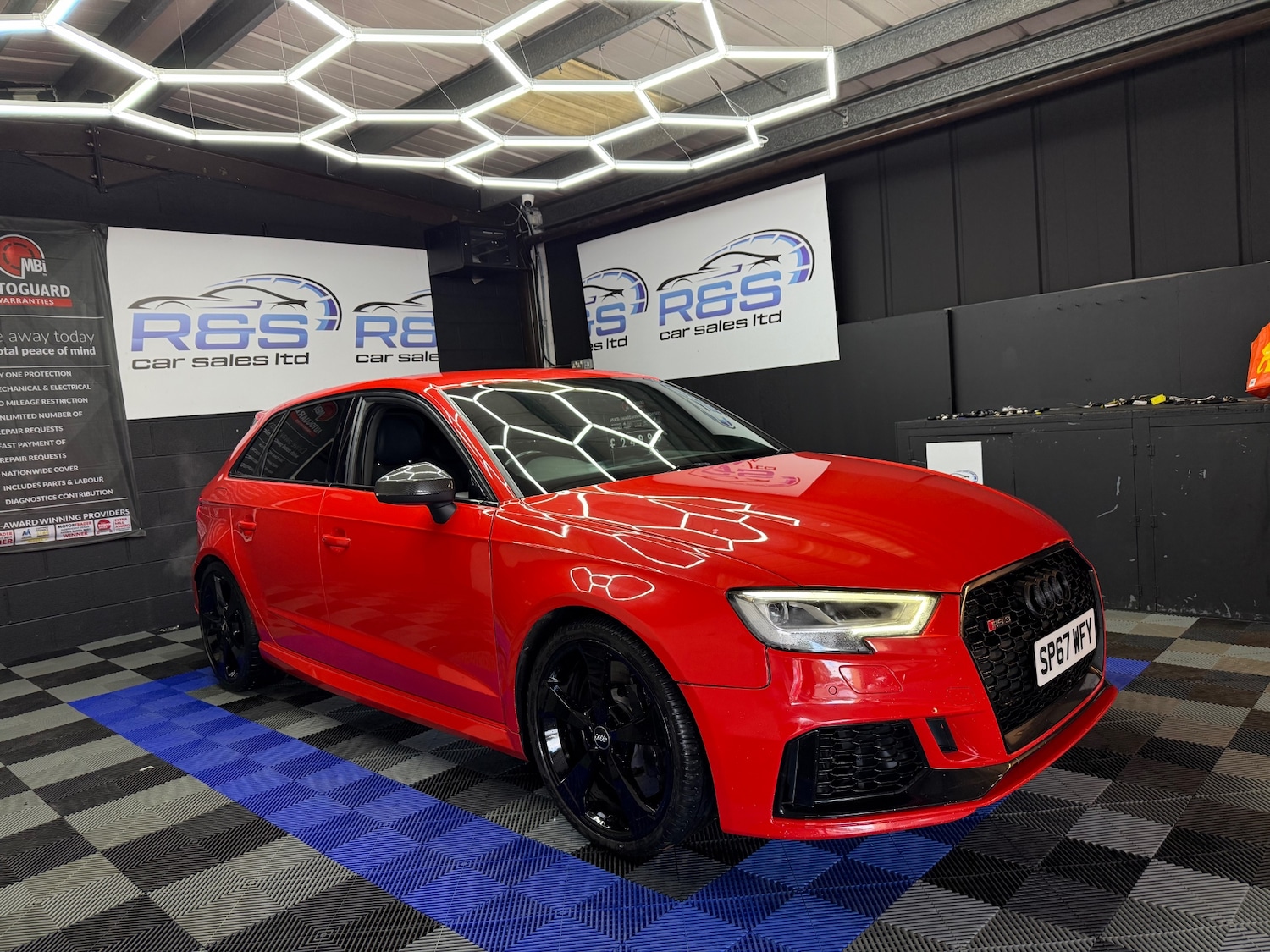 Used Audi RS3 2017 for sale - 76430450: Photo 2