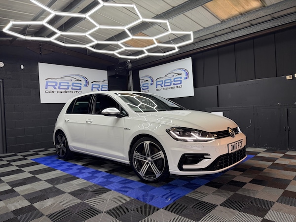Used Volkswagen Golf 2017 for sale - 76149798: Photo 1