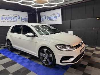 Used Volkswagen Golf 2017 for sale - 76149798: Photo 2