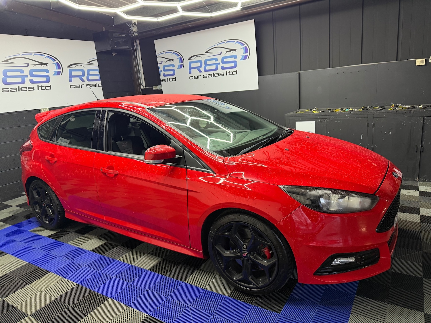 Used Ford Focus 2015 for sale - 77237475: Photo 3