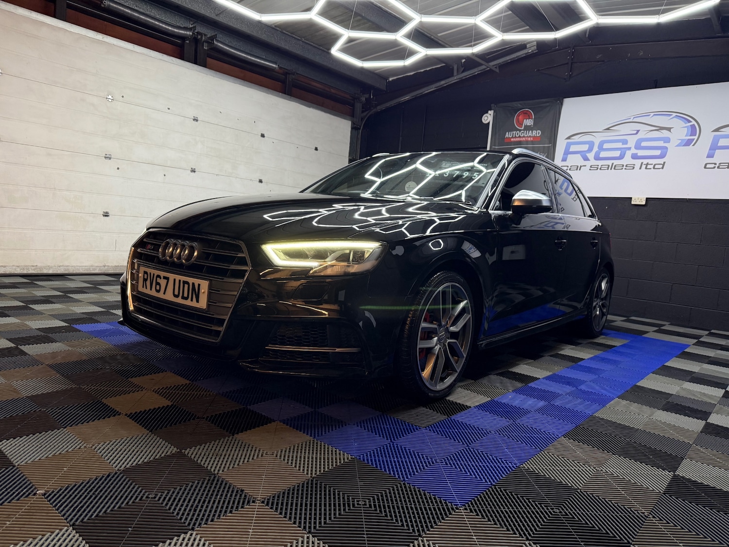 Used Audi A3 2017 for sale - 77171360: Photo 4
