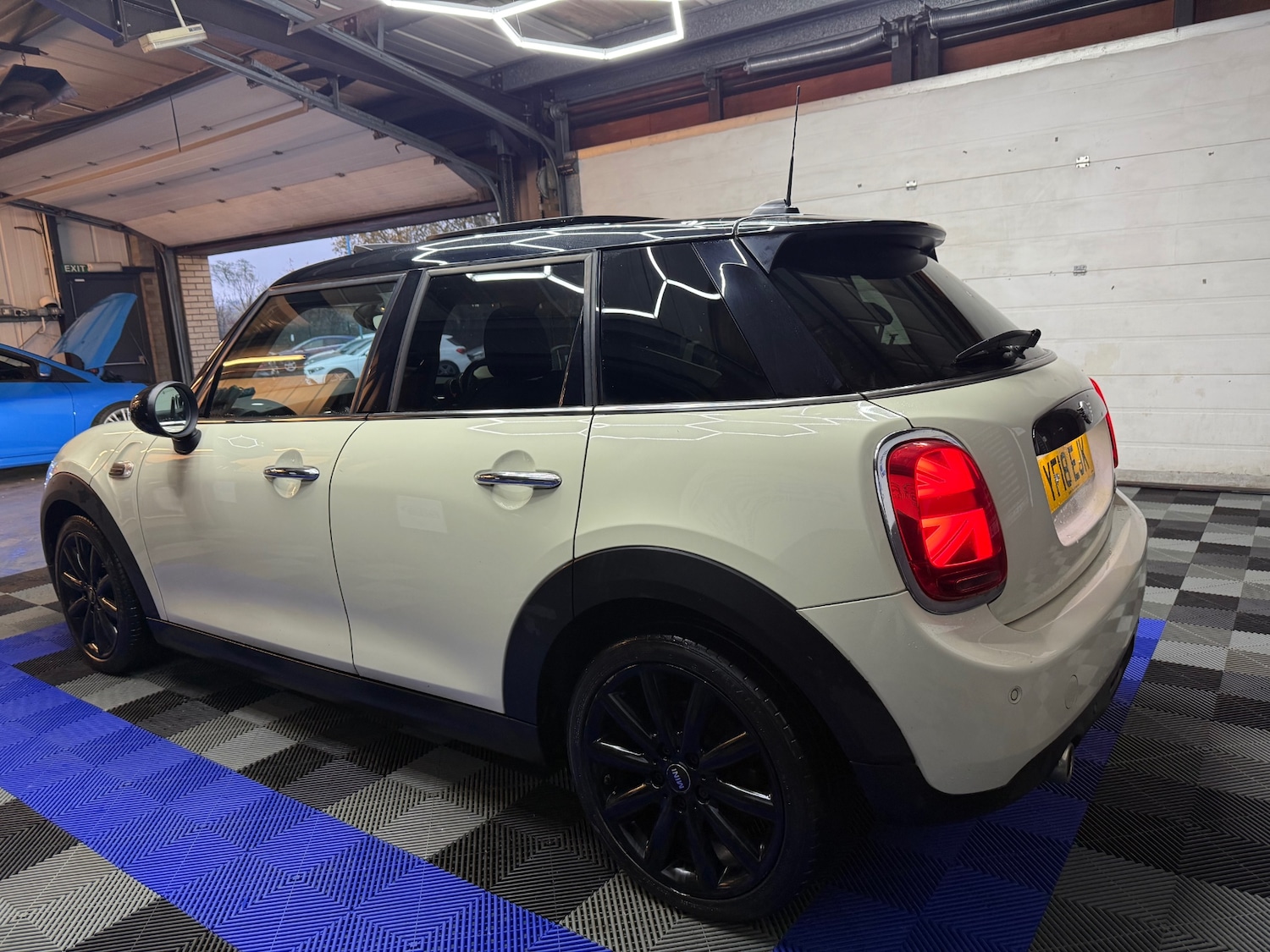 Used MINI Hatch 2018 for sale - 76545741: Photo 11