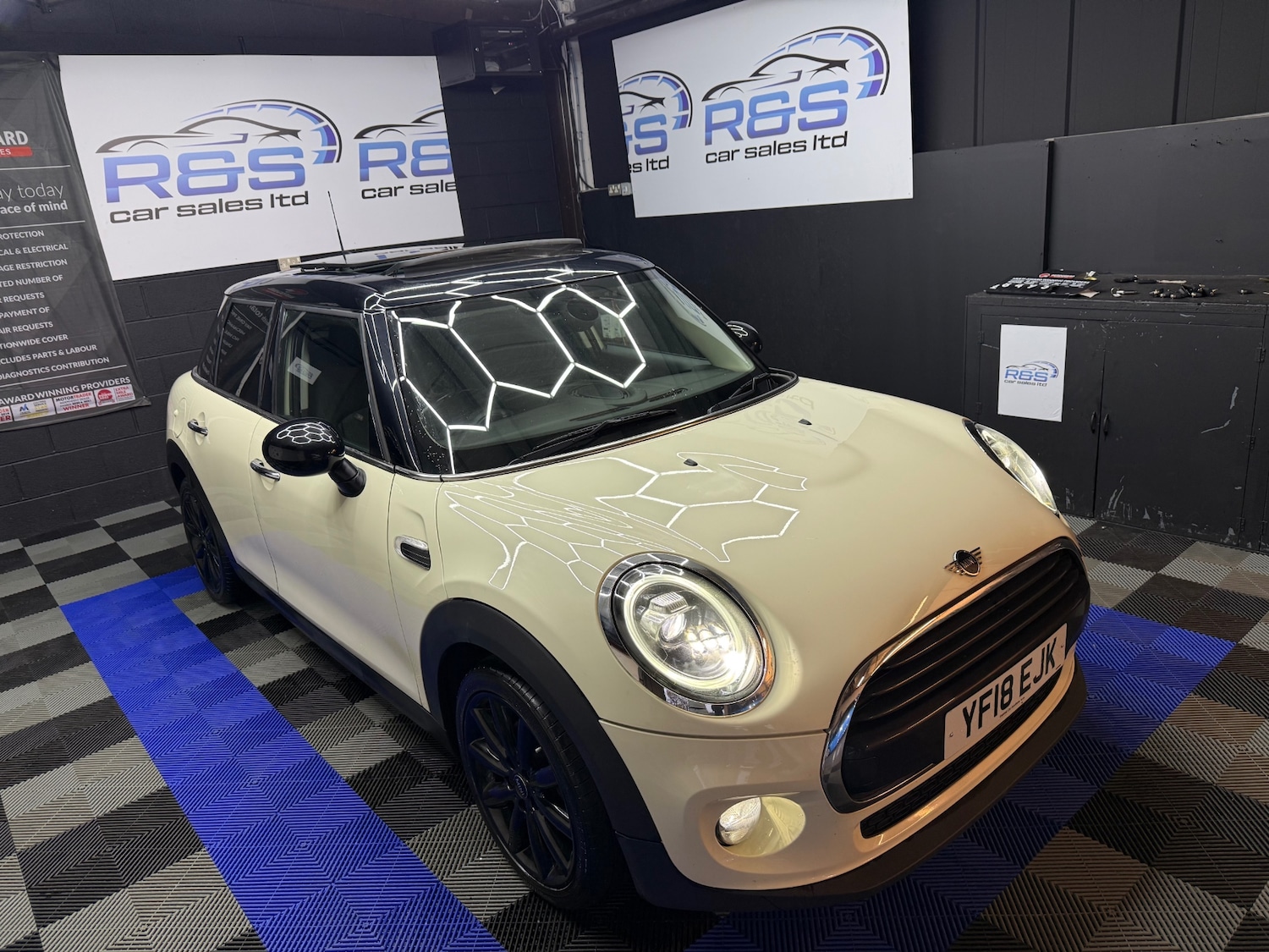 Used MINI Hatch 2018 for sale - 76545741: Photo 4