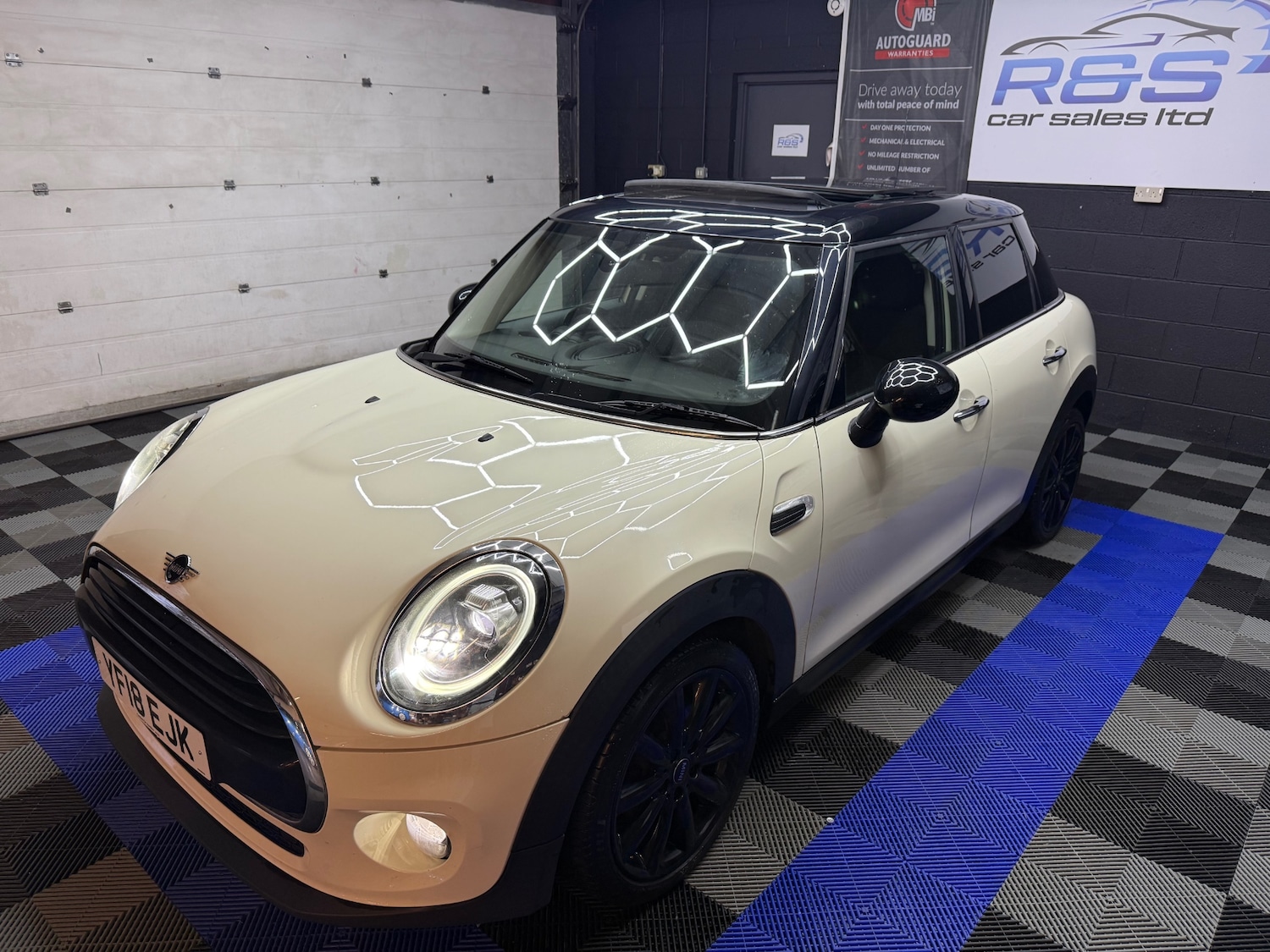 Used MINI Hatch 2018 for sale - 76545741: Photo 7