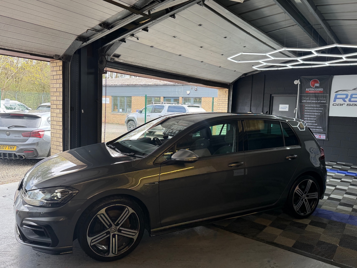 Used Volkswagen Golf 2017 for sale - 78145701: Photo 7