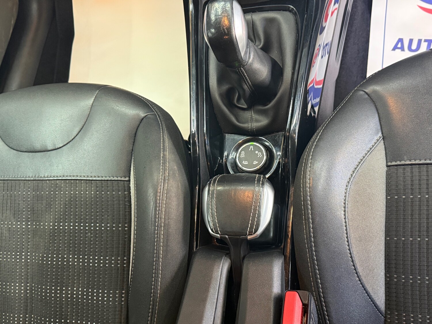 Used Peugeot 2008 2017 for sale - 78056849: Photo 11