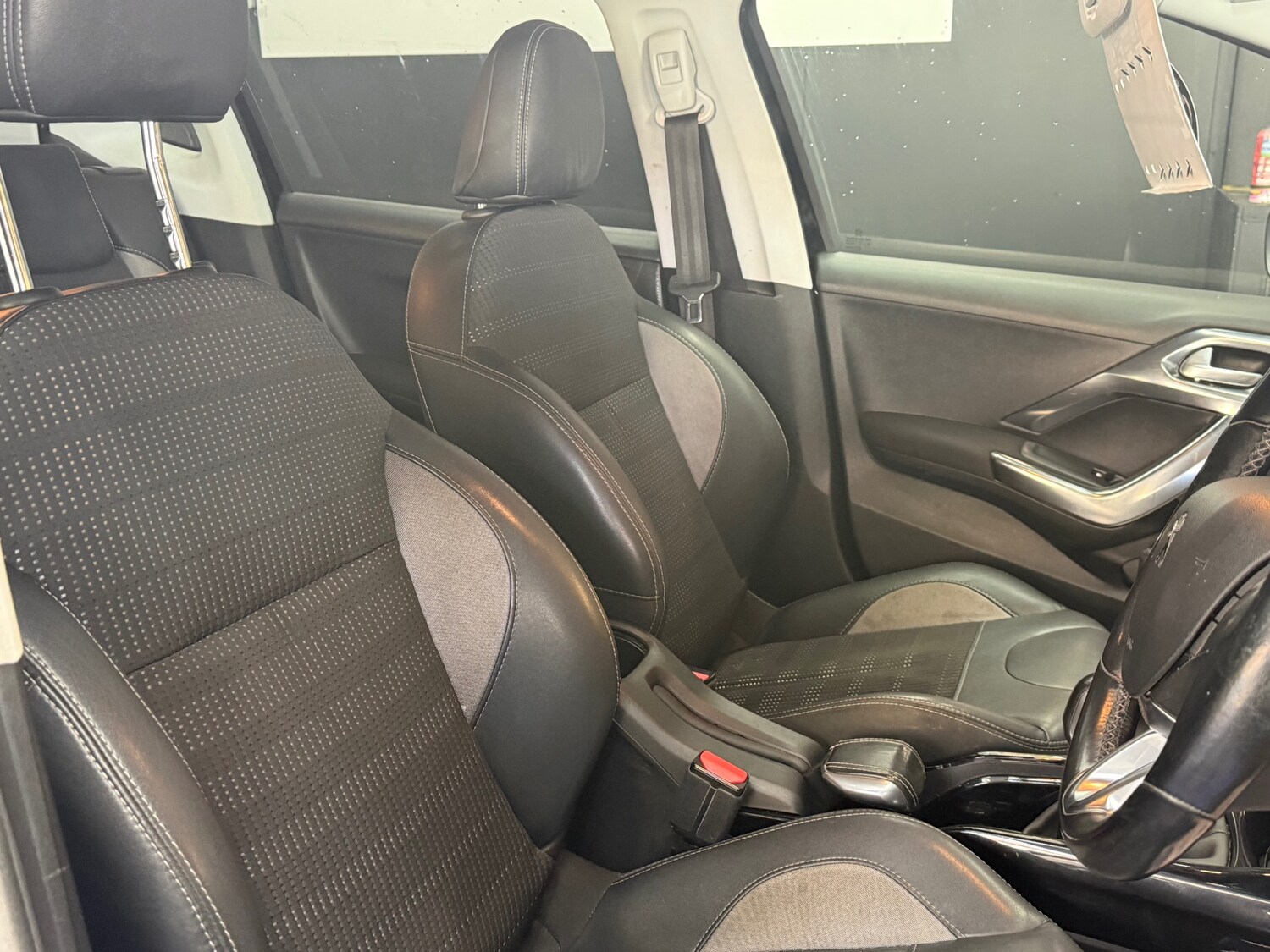 Used Peugeot 2008 2017 for sale - 78056849: Photo 12