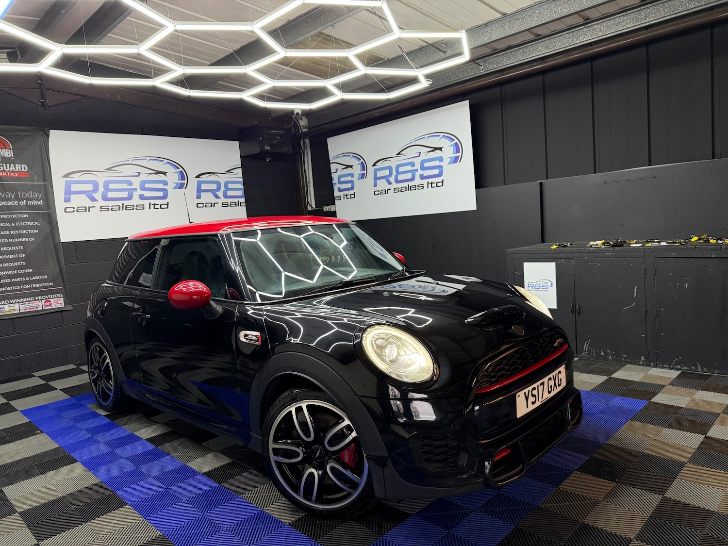 Used MINI Hatch 2017 for sale - 76863690: Photo 1