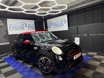2017 (17) - 2.0 John Cooper Works 3dr