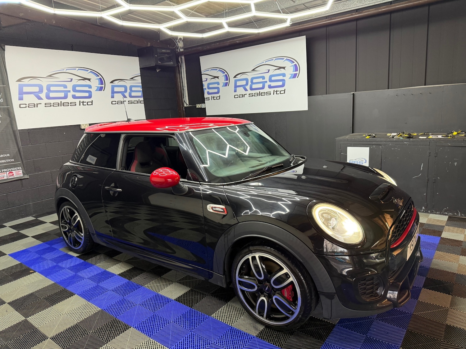 Used MINI Hatch 2017 for sale - 76863690: Photo 2