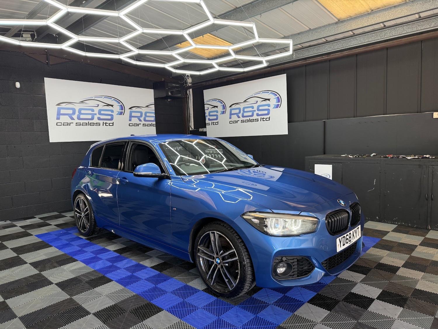 Used BMW 1 Series 2018 for sale - 76464302: Photo 2