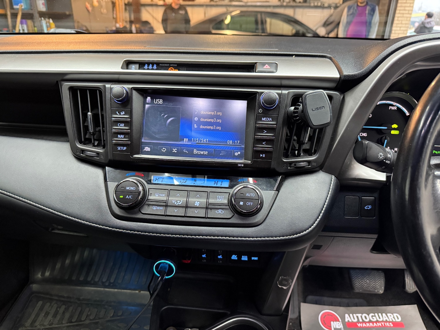 Used Toyota RAV4 2018 for sale - 77034523: Photo 11