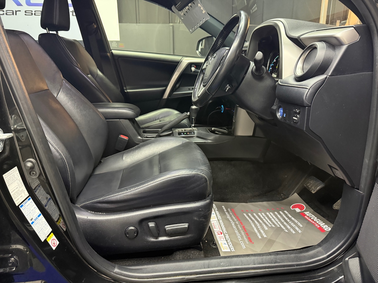 Used Toyota RAV4 2018 for sale - 77034523: Photo 14