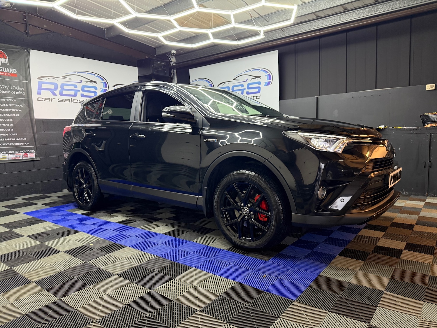 Used Toyota RAV4 2018 for sale - 77034523: Photo 3