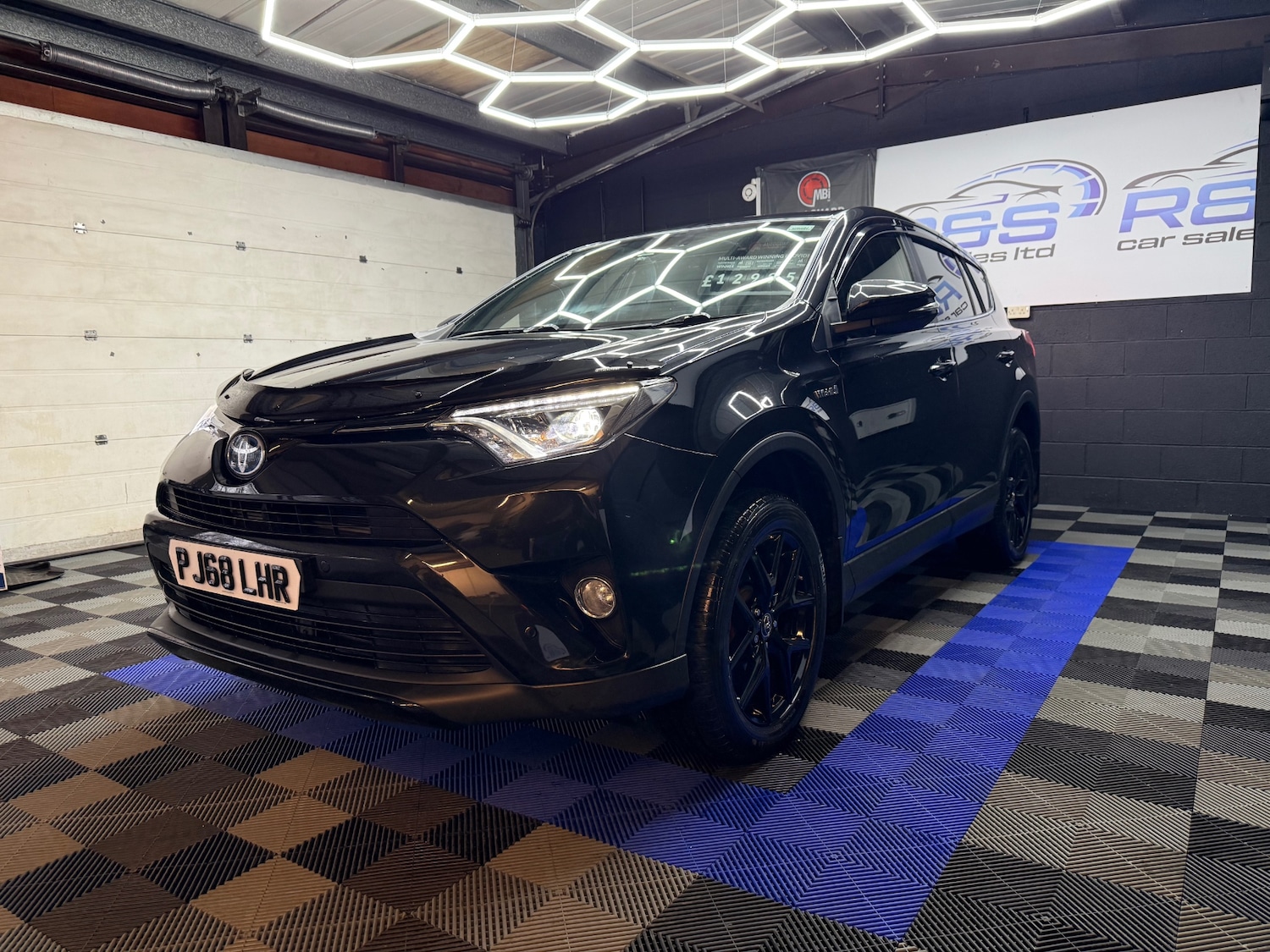 Used Toyota RAV4 2018 for sale - 77034523: Photo 5