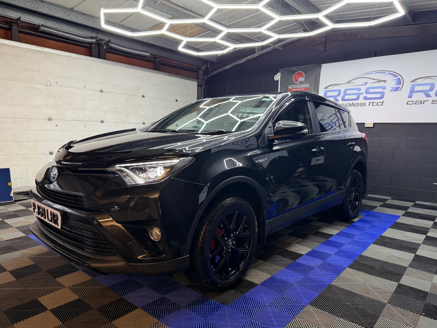 Used Toyota RAV4 2018 for sale - 77034523: Photo 6
