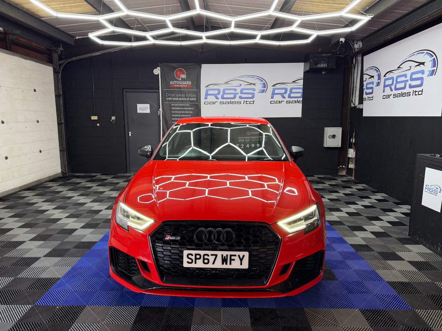 Used Audi RS3 2017 for sale - 76687547: Photo 4