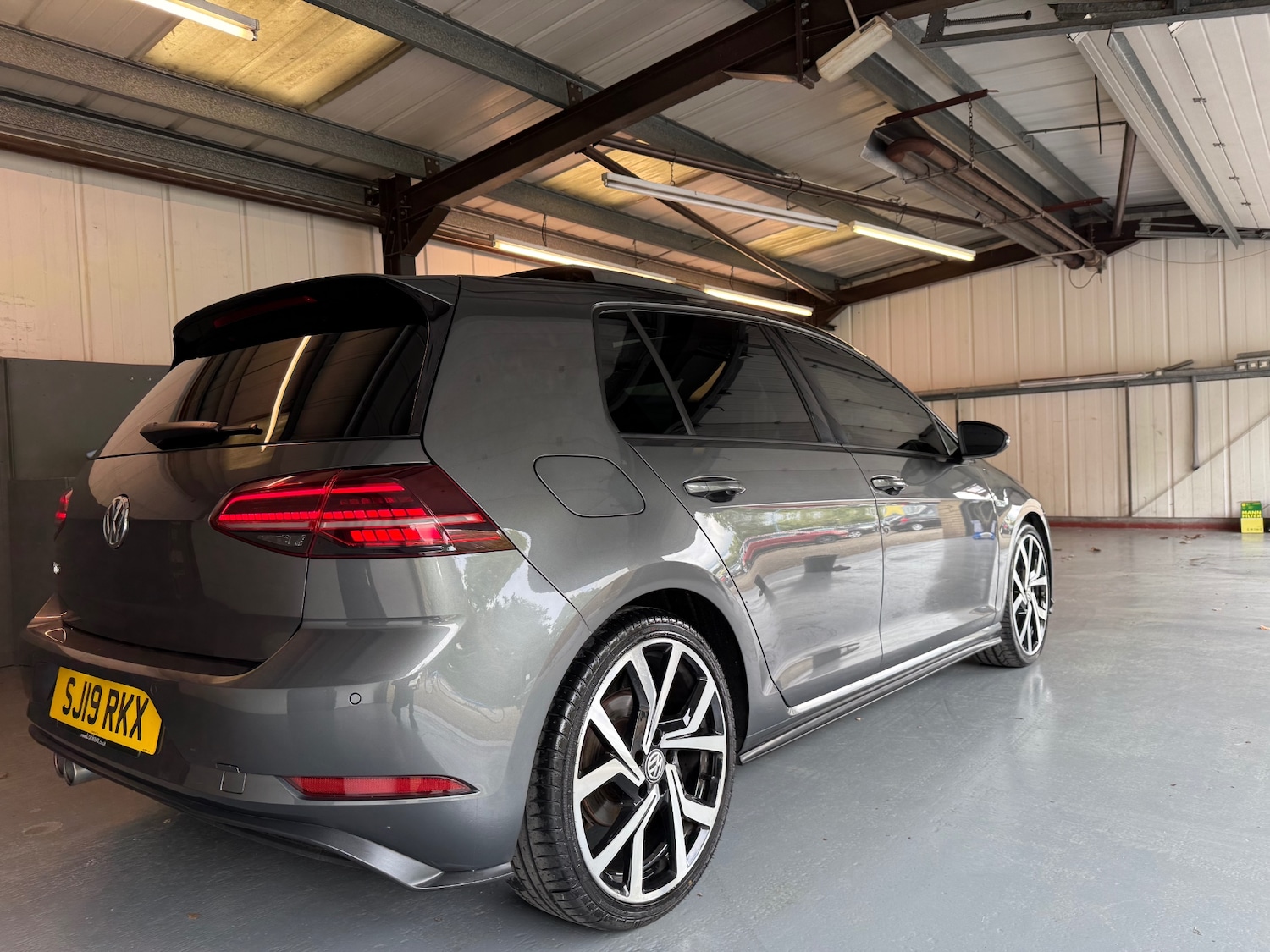 Used Volkswagen Golf 2019 for sale - 76471410: Photo 9