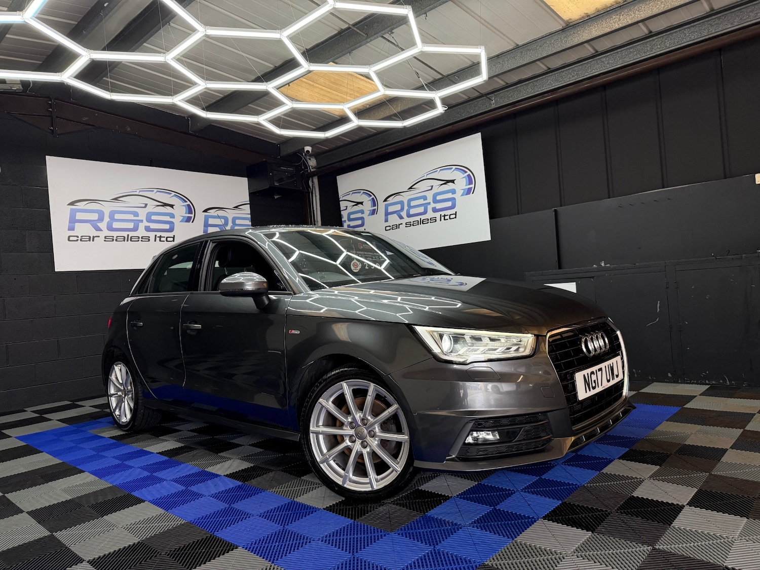 Used Audi A1 2017 for sale - 76415505: Photo 2