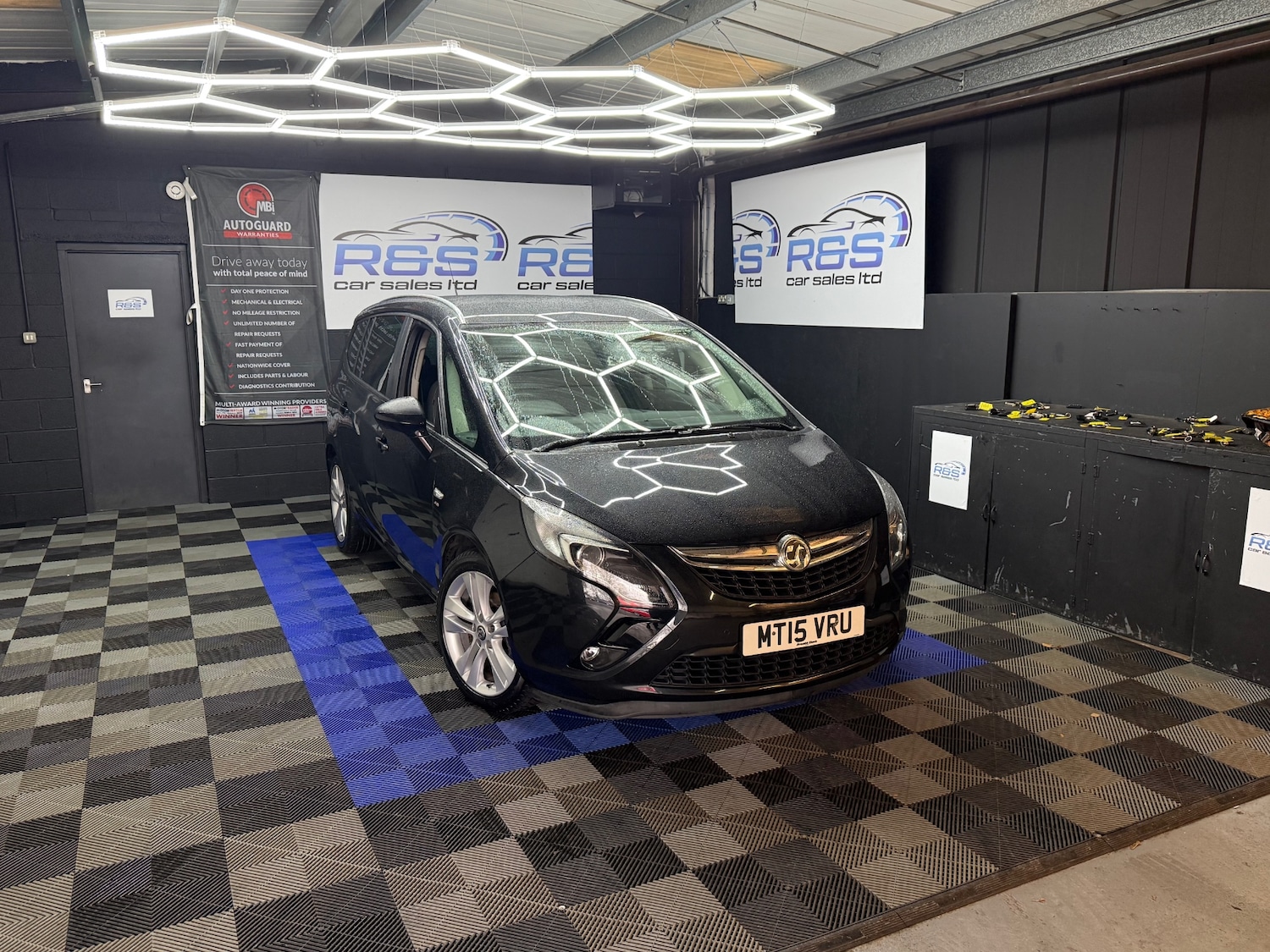 Used Vauxhall Zafira 2015 for sale - 77622873: Photo 2