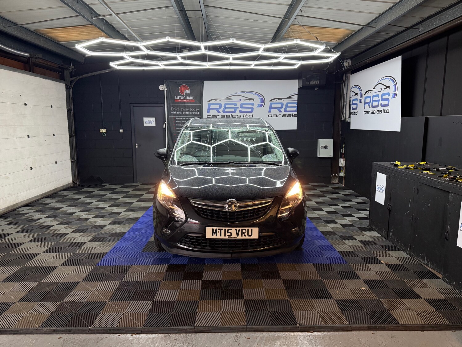 Used Vauxhall Zafira 2015 for sale - 77622873: Photo 3