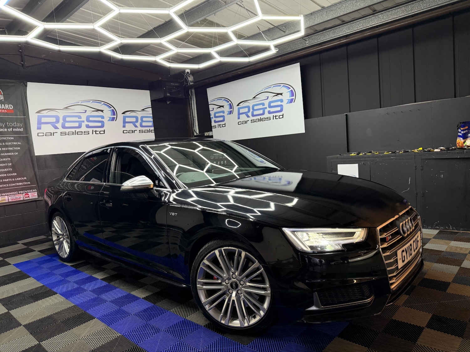 Used Audi A4 2018 for sale - 76948608: Photo 1