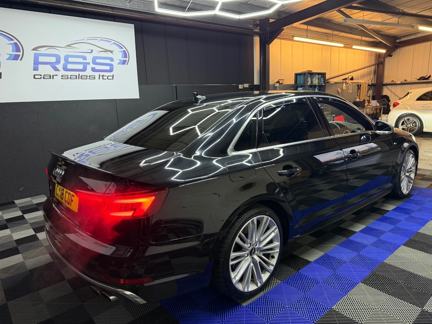 Used Audi A4 2018 for sale - 76948608: Photo 10