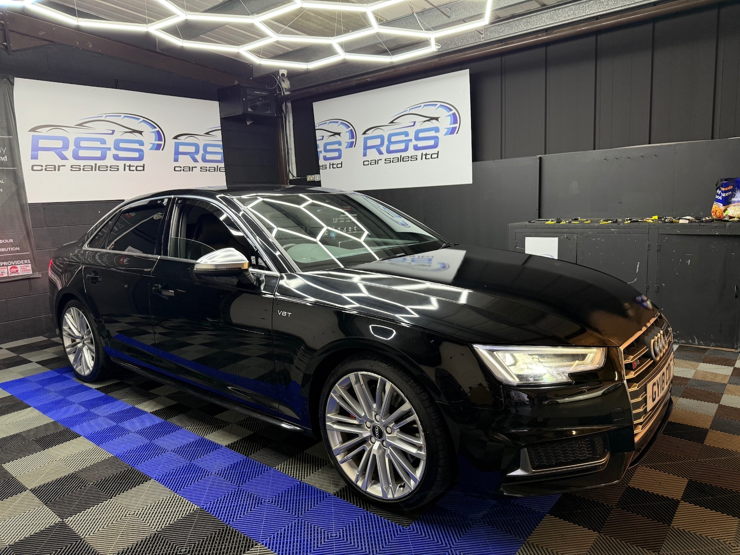 Used Audi A4 2018 for sale - 76948608: Photo 3