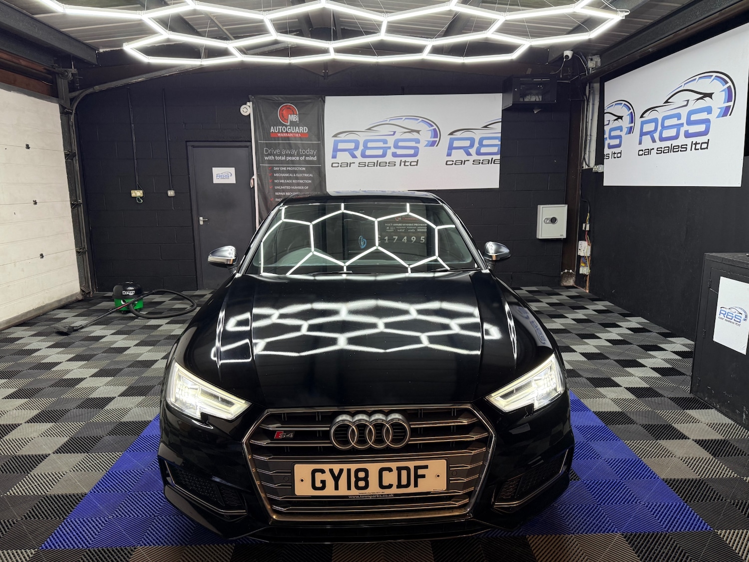 Used Audi A4 2018 for sale - 76948608: Photo 4