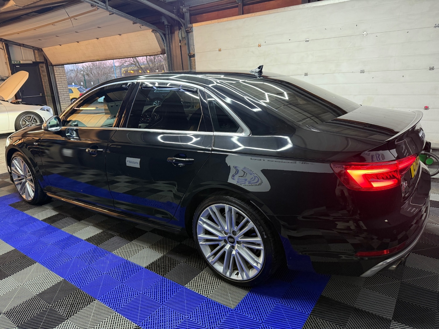 Used Audi A4 2018 for sale - 76948608: Photo 8