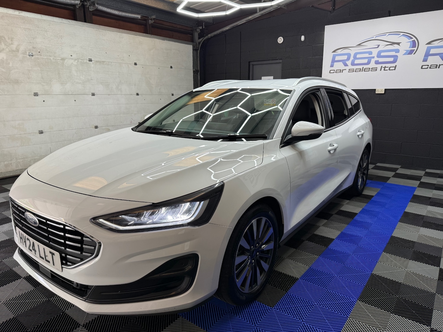 Used Ford Focus 2024 for sale - 76187351: Photo 4