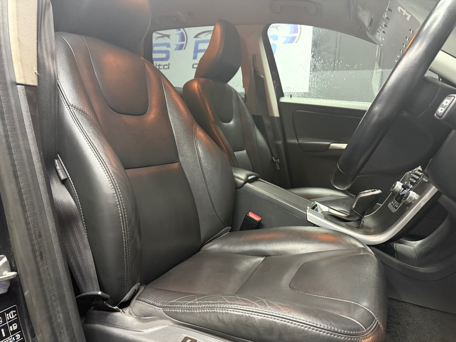 Used Volvo XC60 2015 for sale - 76427868: Photo 10