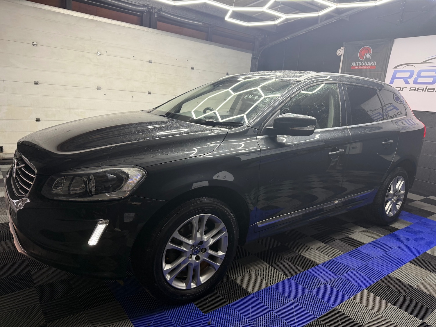 Used Volvo XC60 2015 for sale - 76427868: Photo 6