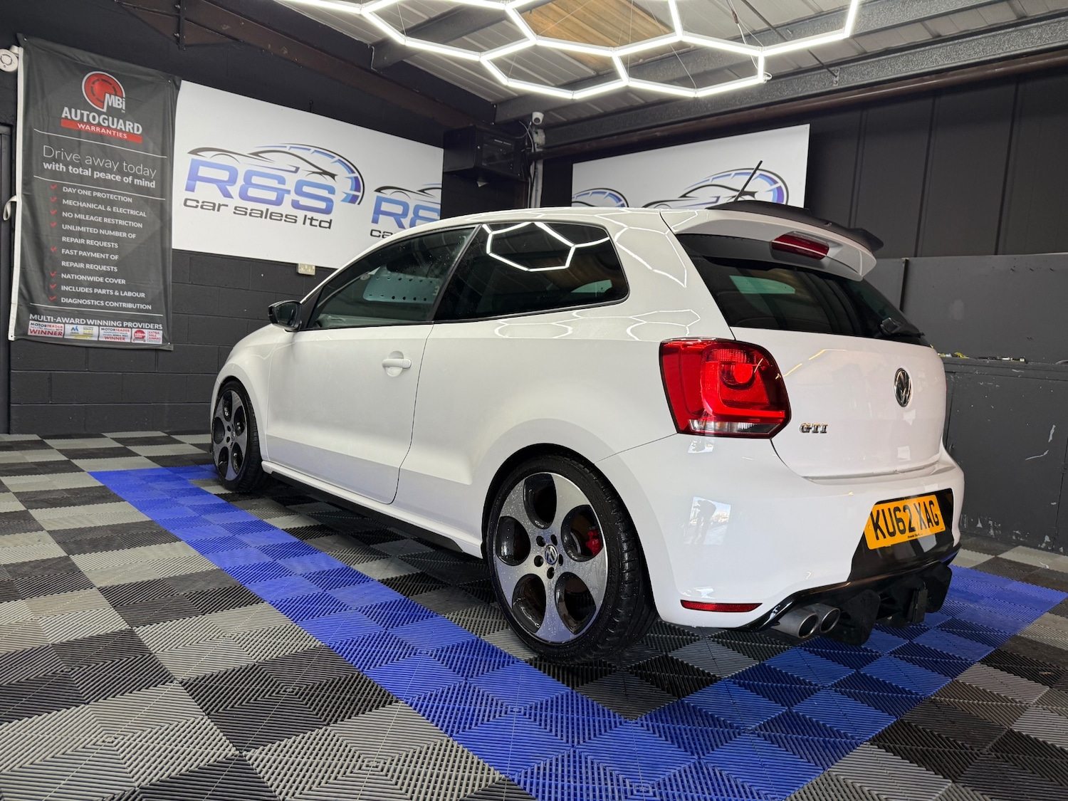 Used Volkswagen Polo 2012 for sale - 77228196: Photo 6