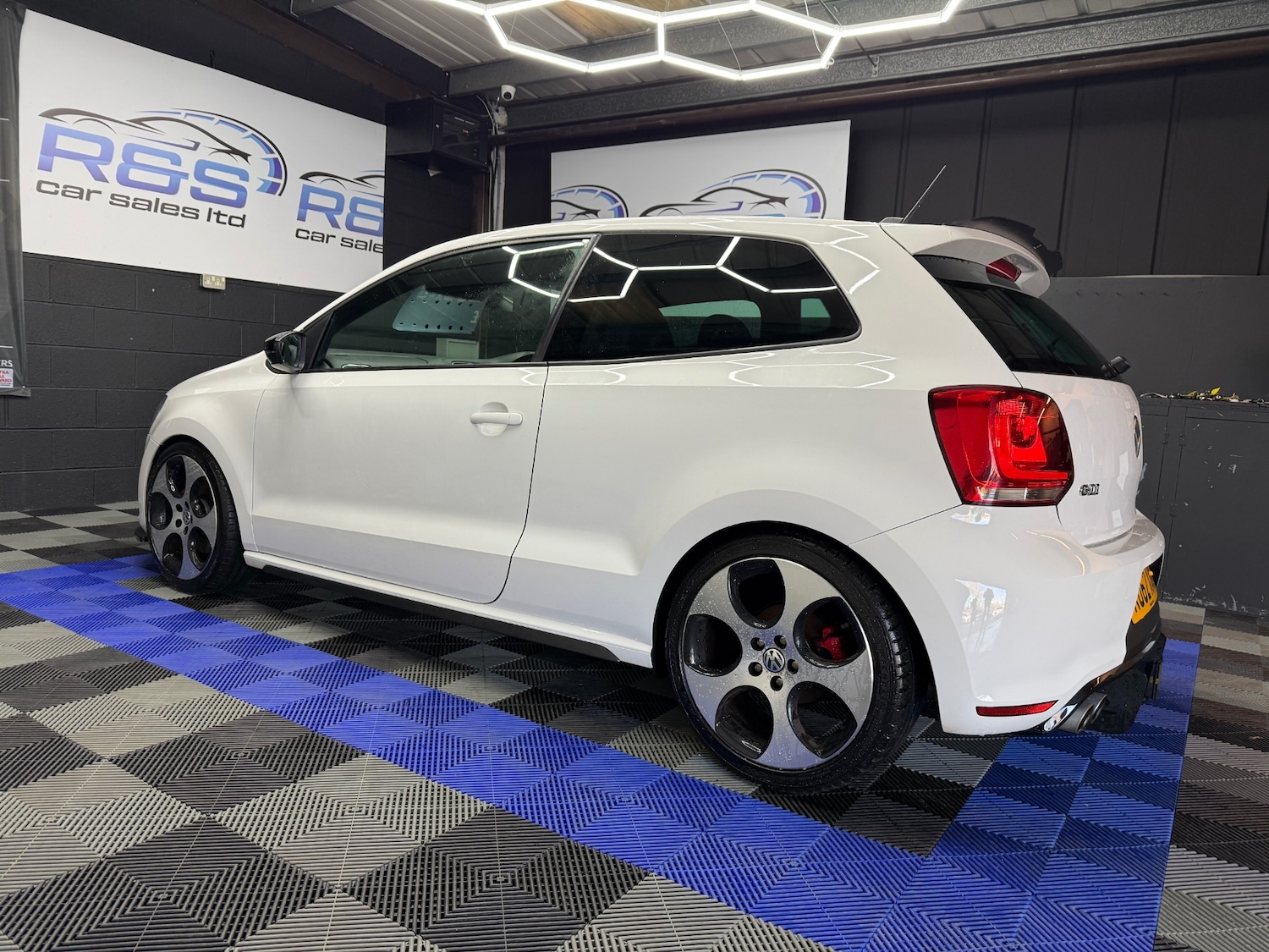 Used Volkswagen Polo 2012 for sale - 77228196: Photo 9