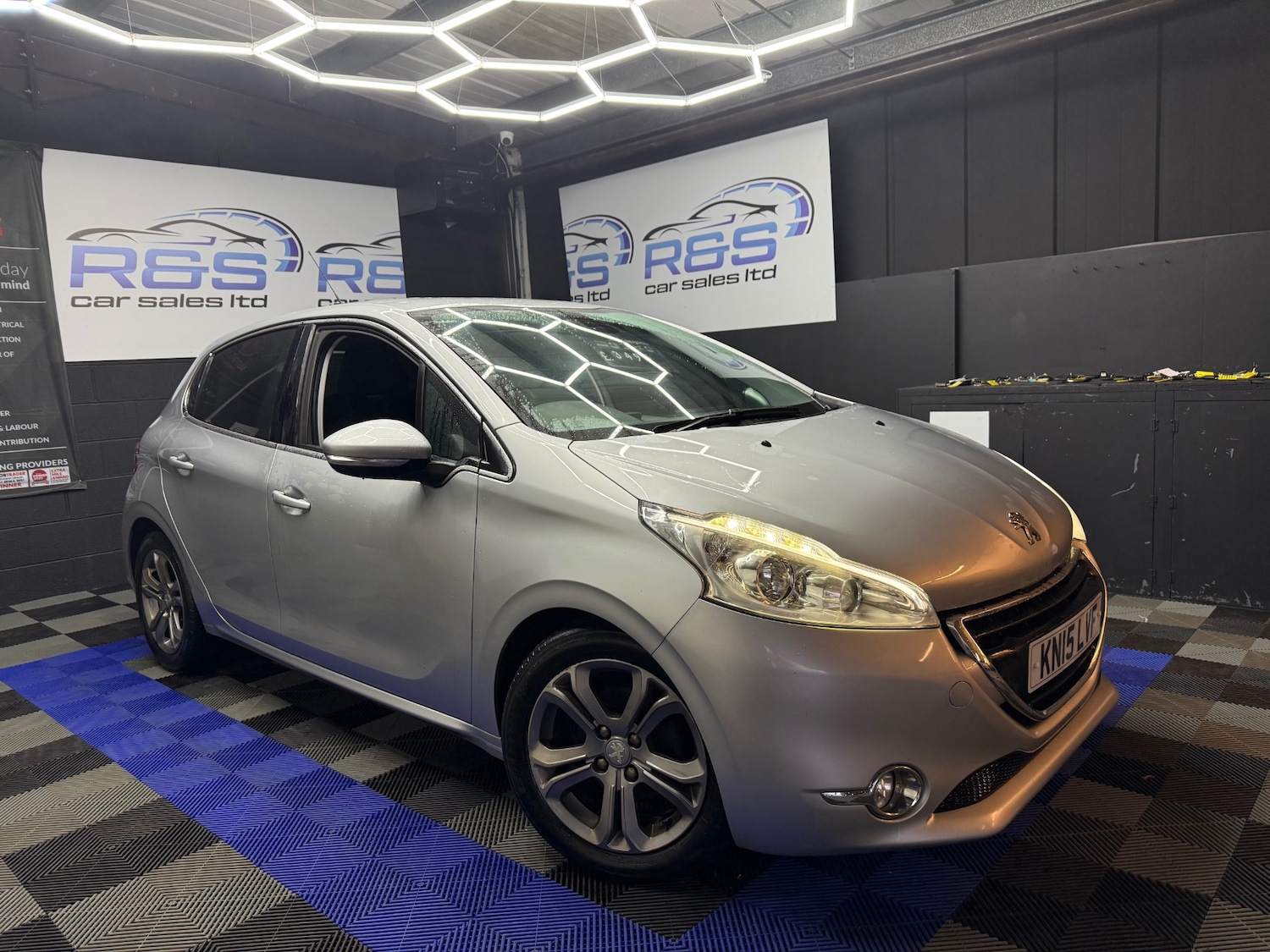 Used Peugeot 208 2015 for sale - 77668161: Photo 1