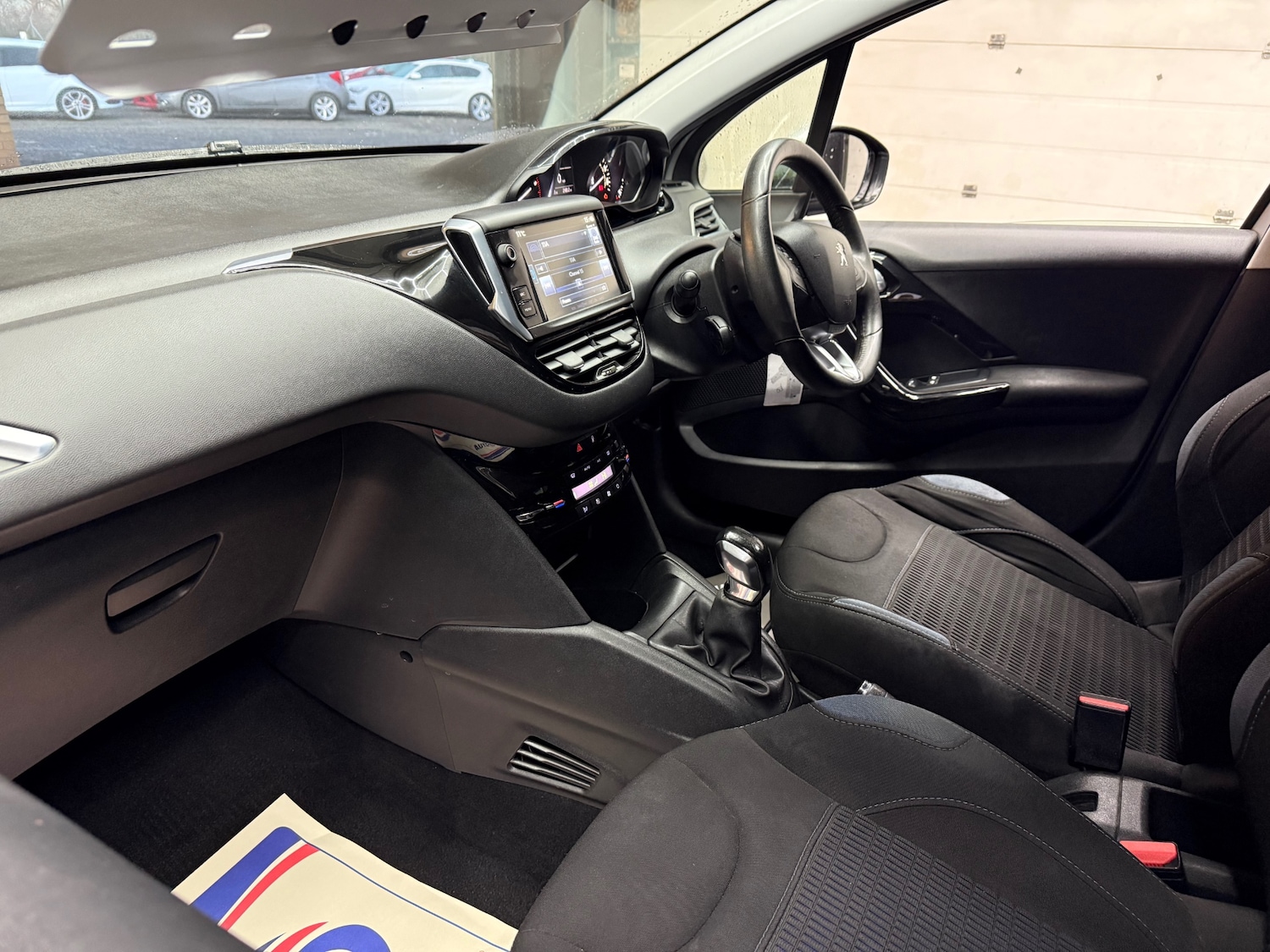 Used Peugeot 208 2015 for sale - 77668161: Photo 14