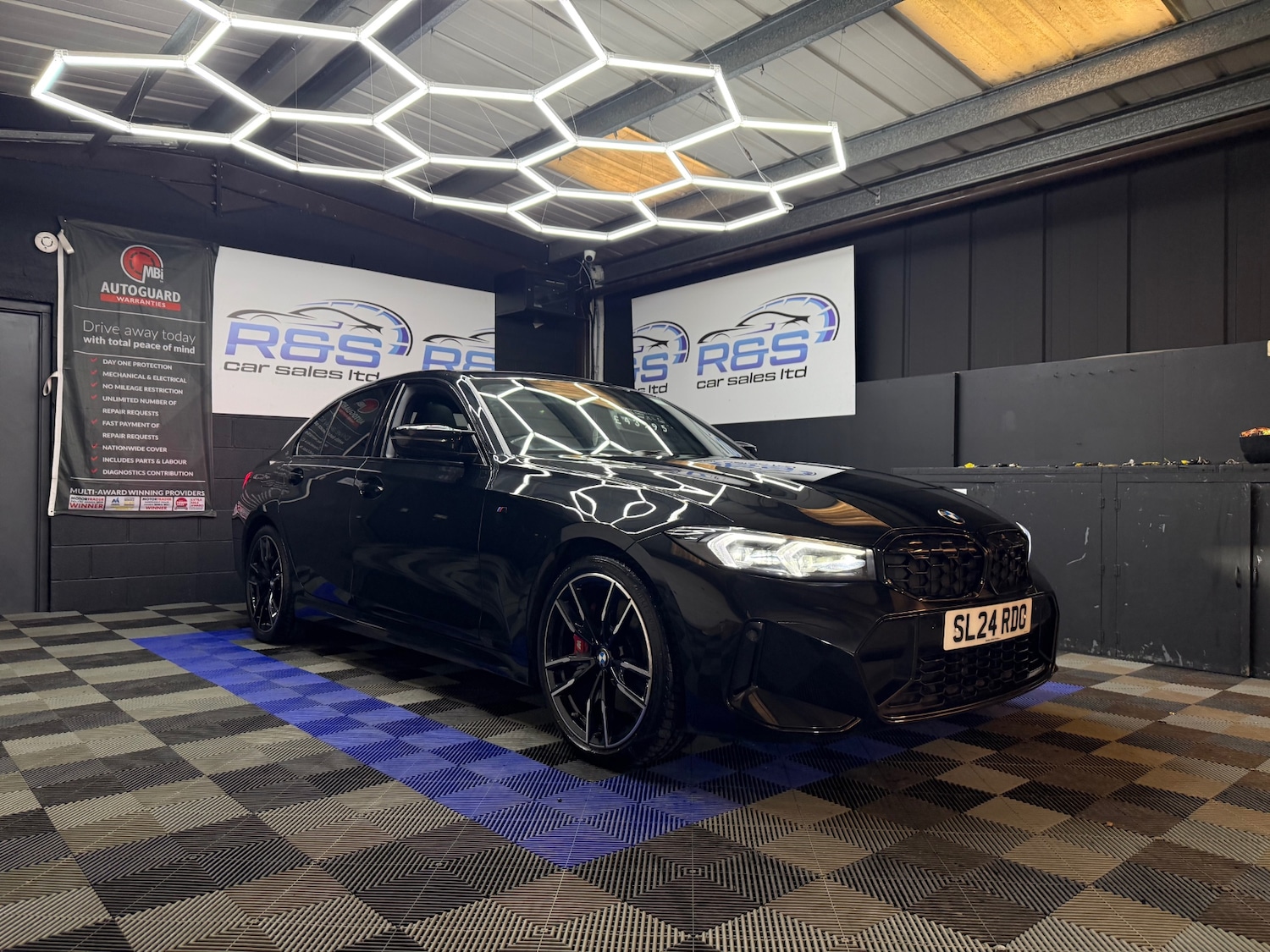 Used BMW 3 Series 2024 for sale - 77579742: Photo 2