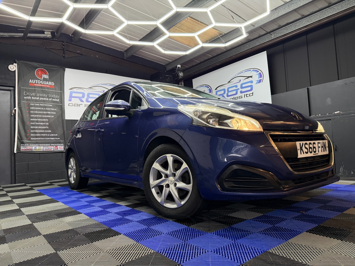 Used Peugeot 208 2016 for sale - 76126256: Photo 1